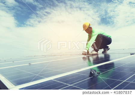 engineer team working  in solar power 41807837
