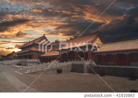Forbidden City is the largest palace complex Forbidden City is the largest palace complex 41810863