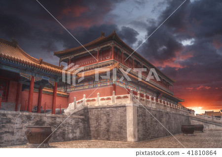 Forbidden City is the largest palace complex Forbidden City is the largest palace complex 41810864