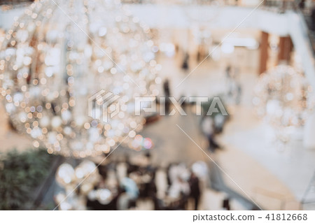 Blurred chrismas background Blurred chrismas background 41812668