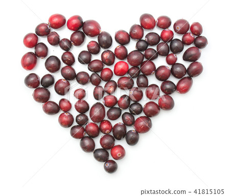 Fresh Cranberry isolated on white Fresh Cranberry isolated on white 41815105