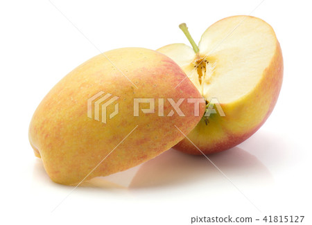 Raw evelina apple isolated 41815127