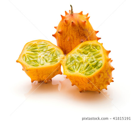 Fresh kiwano isolated on white 41815191