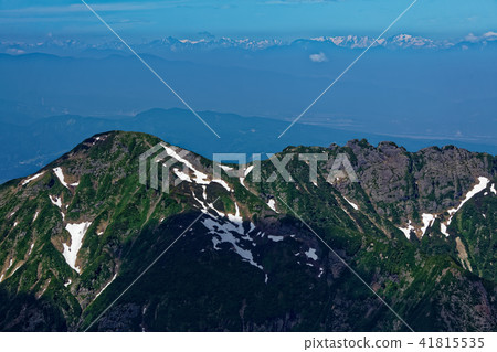 Echigo Mt. Hatchakami從Komagatake和北阿爾卑斯山遠景觀看 Echigo Mt. Hatchakami從Komagatake和北阿爾卑斯山遠景觀看 41815535