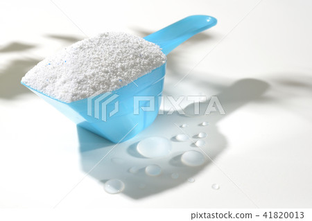 Shady and water drops and detergent 41820013