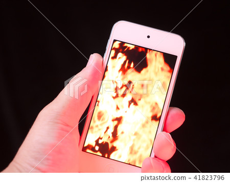 Smartphone and flame 41823796