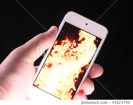 智能手機和火焰 智能手機和火焰 41823799