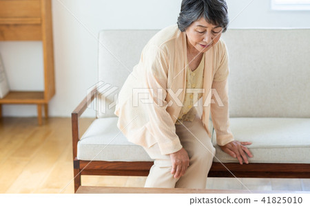 Senior women Senior women 41825010