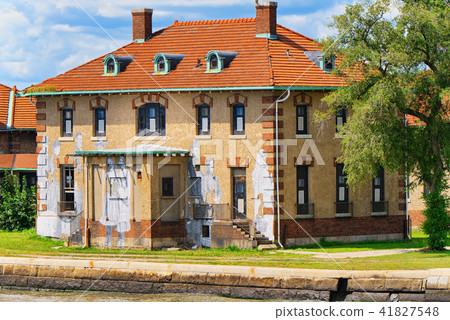 State Museum - 1 Liberty Island - Ellis Island  41827548