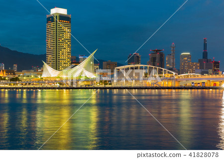 Cityscape view of Skyline and Port of Kobe Tower 41828078
