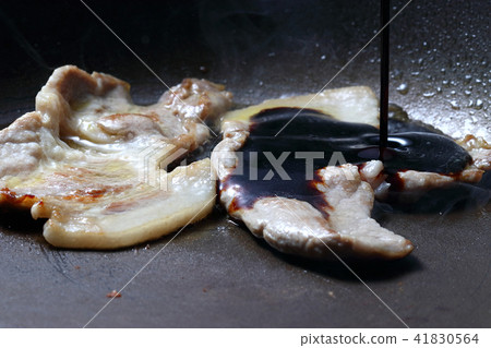 Tokachi specialties Pork bowl, frying pan grill 41830564