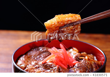 Tokachi specialties Pork bowl, frying pan grill 41830571