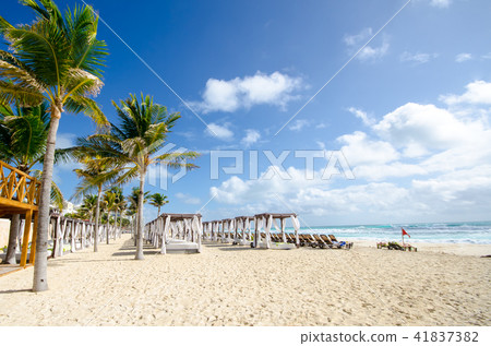 Sea of Cancun 41837382