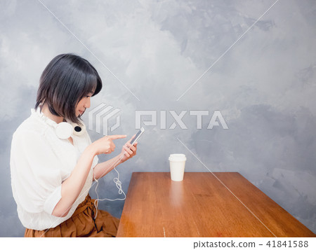 上網的女孩 41841588