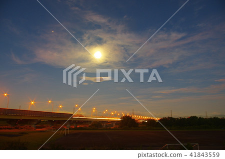 The central motorway that you desire from the Tama river bank of National Tachiyobo 41843559