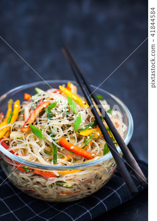 Delicious asian rice noodles with vegetables (wok) Delicious asian rice noodles with vegetables (wok) 41844584