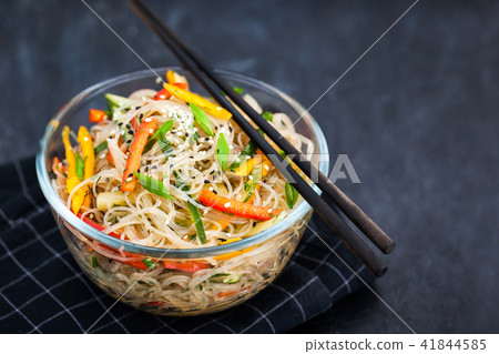 Delicious asian rice noodles with vegetables (wok) Delicious asian rice noodles with vegetables (wok) 41844585
