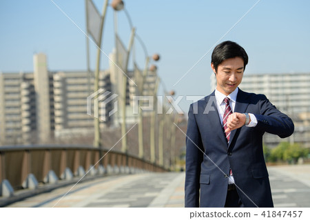 Businessman Aozora commuting business image Businessman Aozora commuting business image 41847457