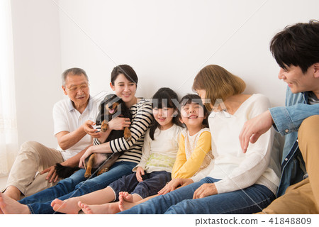 三代家庭寵物家庭形象 41848809