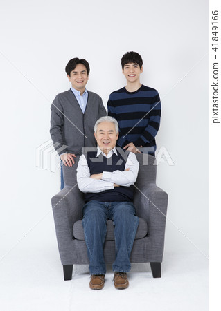 RF Photos- the Three Generation Family, friendship that transcends generations 142 41849166