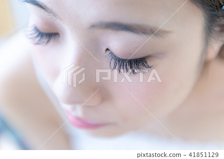 年輕的女士,菠蘿,向上 年輕的女士,菠蘿,向上 41851129