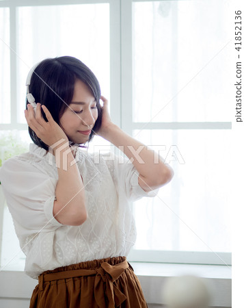 listen to music listen to music 41852136
