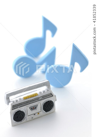 I listen to music 41852339