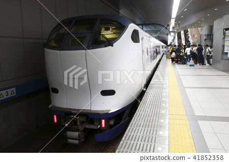 Series 281 Limited Express Haruka (Kansai... - Stock Photo [41852358] -  PIXTA