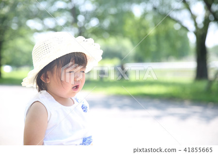 Crying child Crying child 41855665