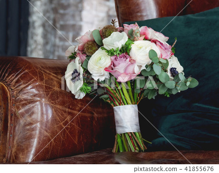 Bridal bouquet with roses, anemone and ranunculus Bridal bouquet with roses, anemone and ranunculus 41855676