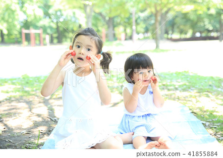 吃櫻桃樹的孩子 41855884