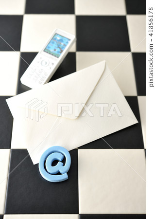 Send and receive mail 41856178