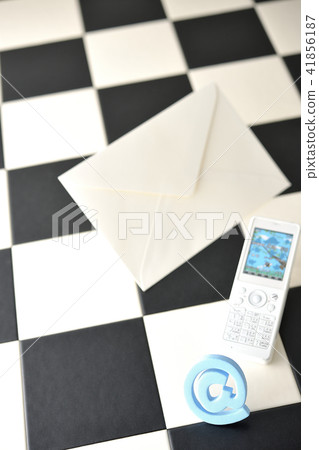 Send and receive mail 41856187