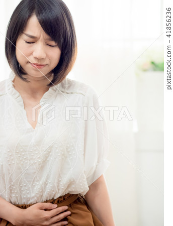 生病的女孩 41856236