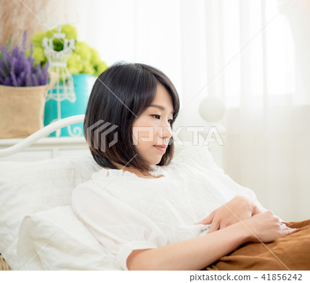 生病的女孩 41856242