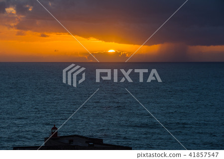 葡萄牙Nazare日落，葡萄牙拿撒勒的日落 41857547