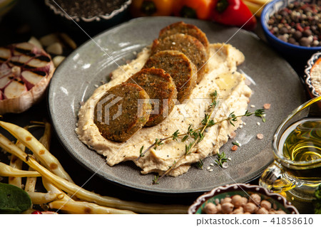 Falafel and hummus 41858610
