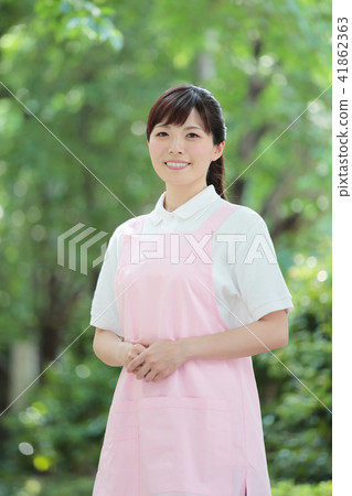 保姆/幫助者形象 41862363