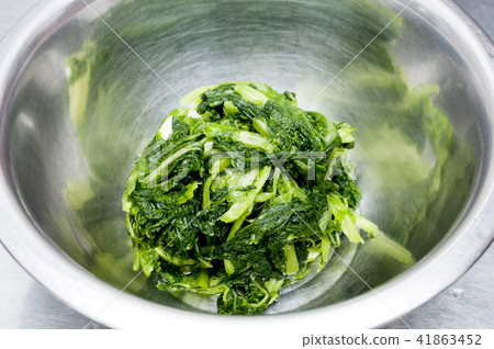 Salad of mustard sauce 41863452