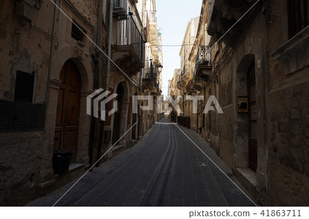 Ortigia Syracuse sicily italy old houses 41863711