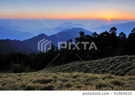 合歡山國家森林遊樂區晨曦山景 合歡山國家森林遊樂區晨曦山景 41864020