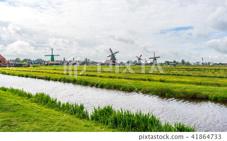 Picturesque landscape of Zaanse Schans 41864733
