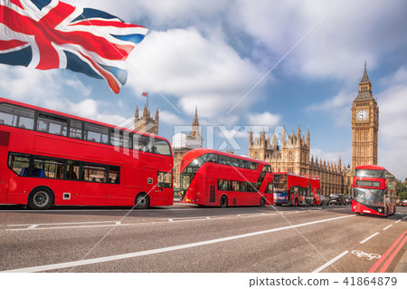 London symbols with BIG BEN in England, UK 41864879