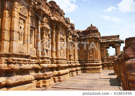 The Devakoshthas, Virupaksha temple, Pattadakal The Devakoshthas, Virupaksha temple, Pattadakal 41865494