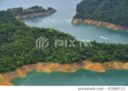 Emerald Reservoir Emerald Reservoir Crocodile Island Emerald Reservoir Emerald Reservoir Crocodile Island 41866533