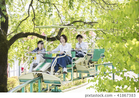 親子遊樂園騎單車單軌鐵路 41867383