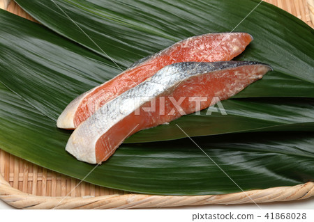 Silver salmon in Nishikyo pickle 41868028
