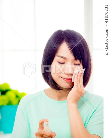 臉部保養 41870233