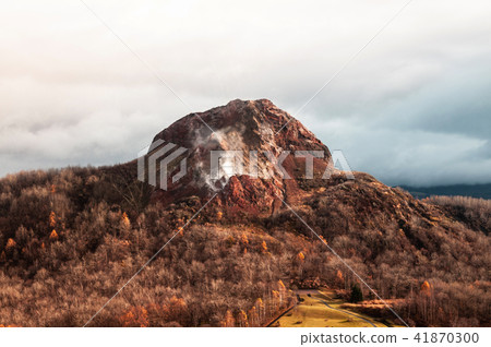Hokkaido Showa Shinzan mountain in early winter Hokkaido Showa Shinzan mountain in early winter 41870300