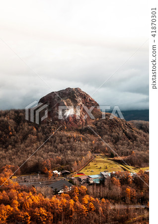 Hokkaido Showa Shinzan mountain in early winter Hokkaido Showa Shinzan mountain in early winter 41870301